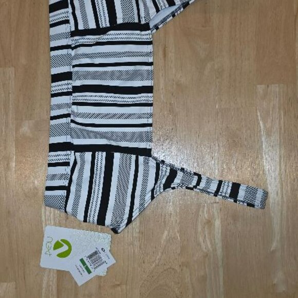 NWT - Next Women's Standard Reset Neck Swimsuit Bikini Top Size Large - Picture 5 of 6